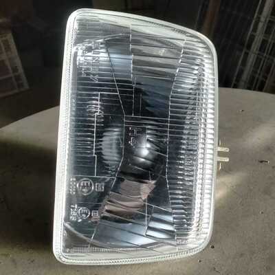 Faro delantero H4 Ford Fiesta MK1 Faro delantero H4 Ford Fiesta MK1