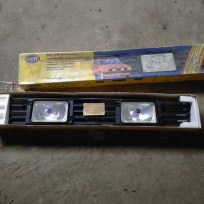 Rejilla Hella con faros antiniebla Ford Fiesta del 76 Rejilla Hella con faros antiniebla Ford Fiesta del 76