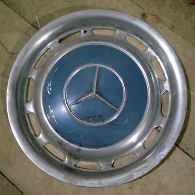 Tapacubos Mercedes 114 y 115