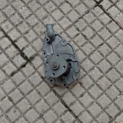 Bomba de agua Renault 8 y 10 de época