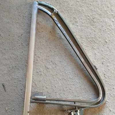 Marco y porta cristal giratorio derecho SEAT 850 Marco y porta cristal giratorio derecho SEAT 850