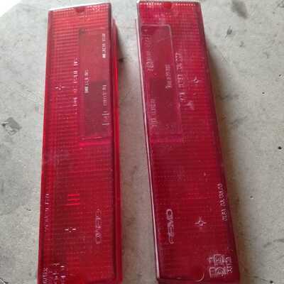 Pareja tulipas traseras rojas SEAT 131 Supermirafiori