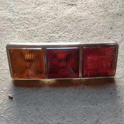 Piloto trasero SEAT 132