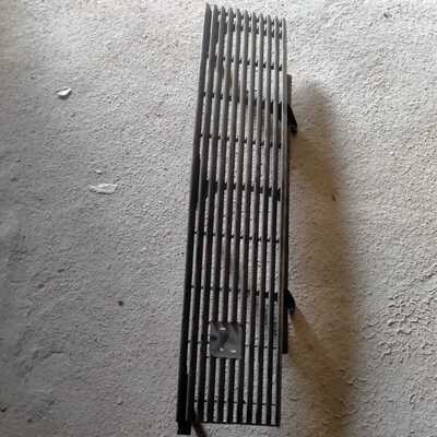 Rejilla SEAT Fura negra